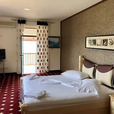 Hotel Queen Vasilika 4*