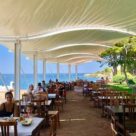 Queen Vasilika Hotel 4*