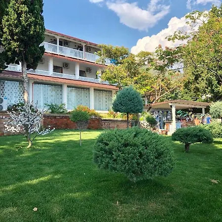 Queen Vasilika Hotel 4*