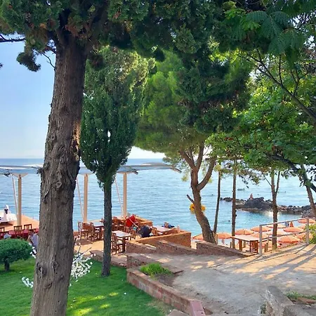 Hotel Queen Vasilika 4*